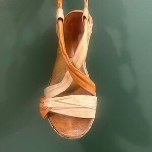 Woven Two-Tone Beige & Tan Slingback Sandal